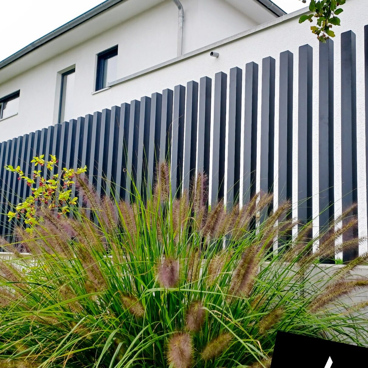 Szyte na miarę ogrodzenie aluminiowe. 