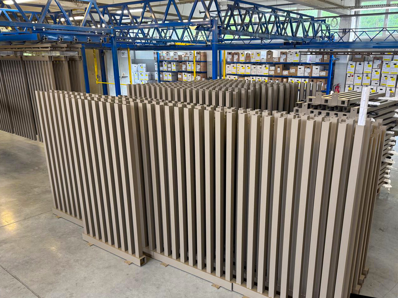 Przykład zakładu produkującego aluminiowe ogrodzenia. 